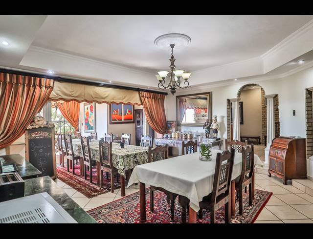 11 BEDROOM GUEST HOUSE FOR SALE IN PROTEA PARK